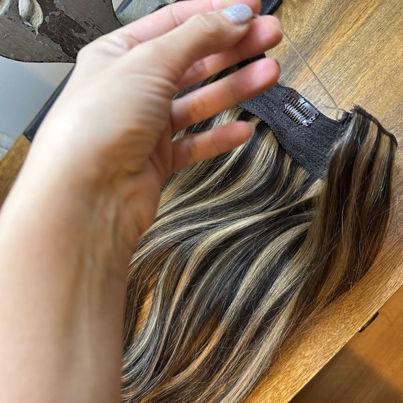 New Luxy Hidden Halo highlighted bayalage extensions 16 inches - Picture 7 of 7